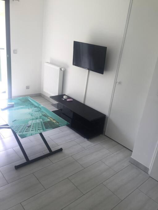 Studio Meuble. Proche Mer Et Centre Ville Nizza Exterior foto